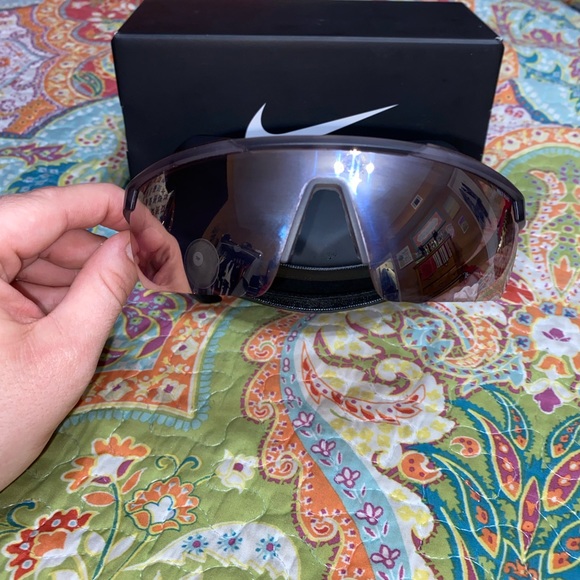 Nike men’s sunglasses - Picture 3 of 7